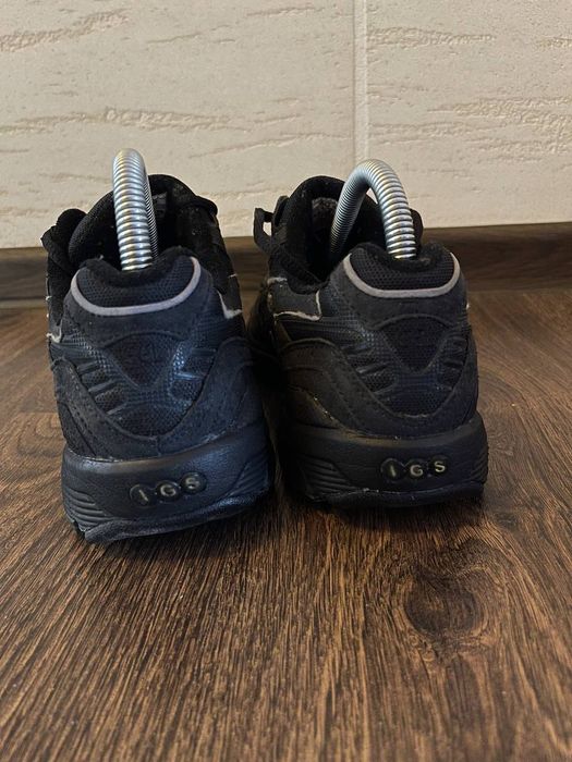 Жіночі кросівки Asics