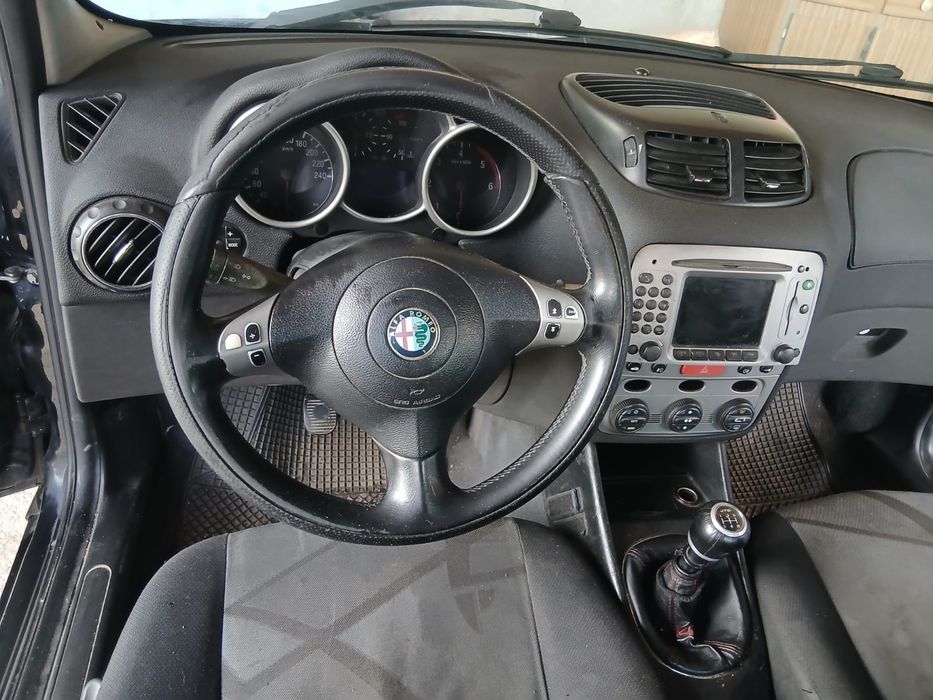 Alfa romeo 147  2002