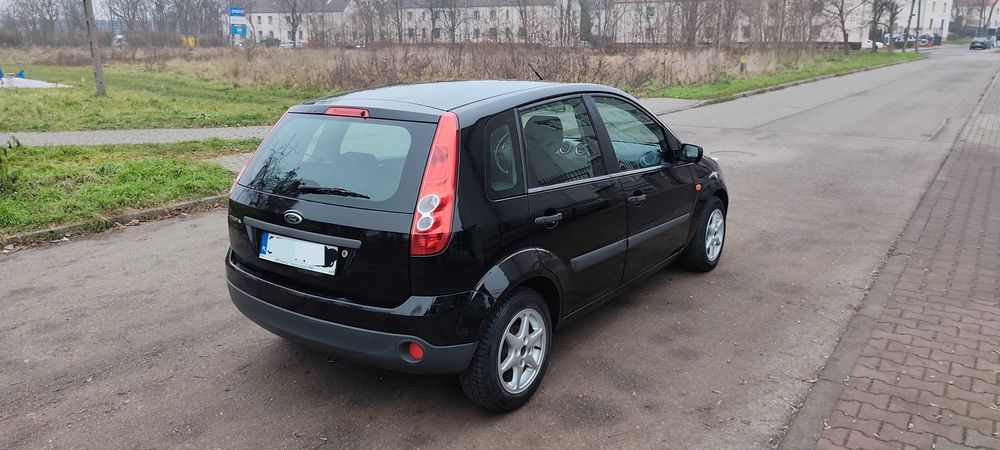 Ford Fiesta-Benzyna-Ekonomiczna-Bez korozji-Niski przebieg