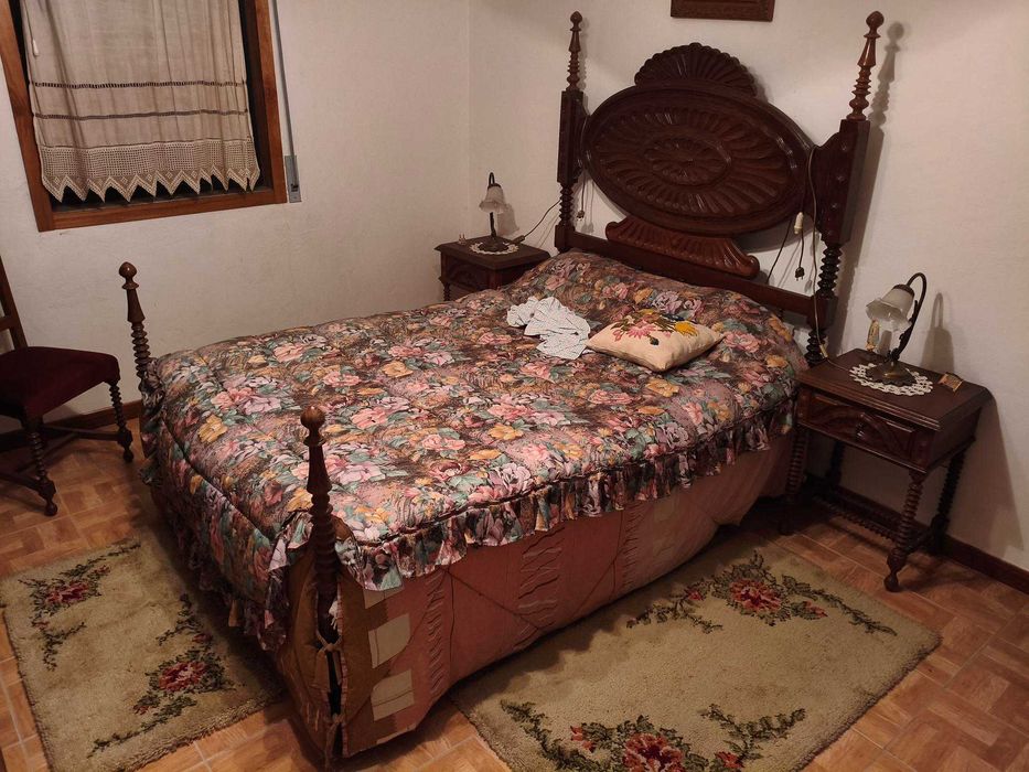 Quarto Completo Cama Mesinhas Roupeiro Cômoda | Muito bom estado