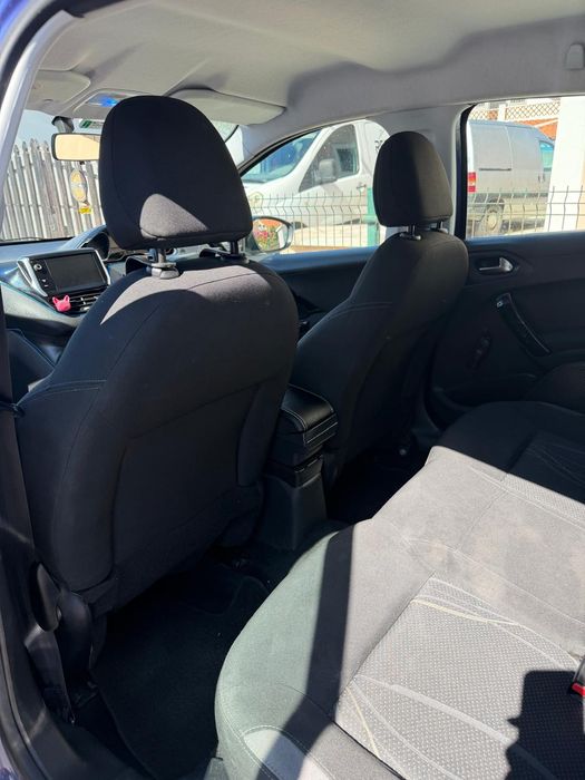 Peugeot 208 2010