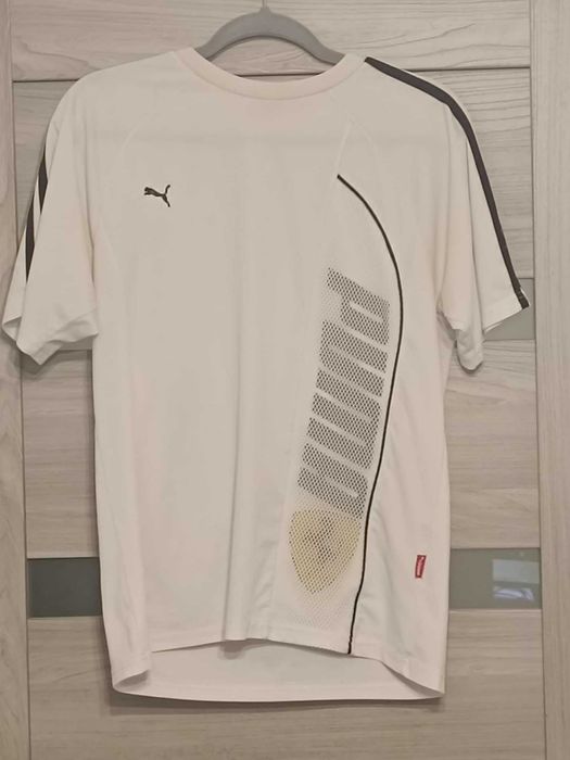 Puma x Ferrari Sportowy T-shirt – Mistrzowski Styl i Prędkość!