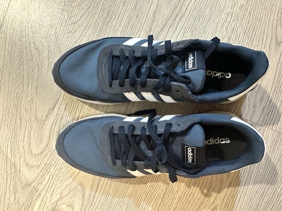 Продам кросівки Adidas нові