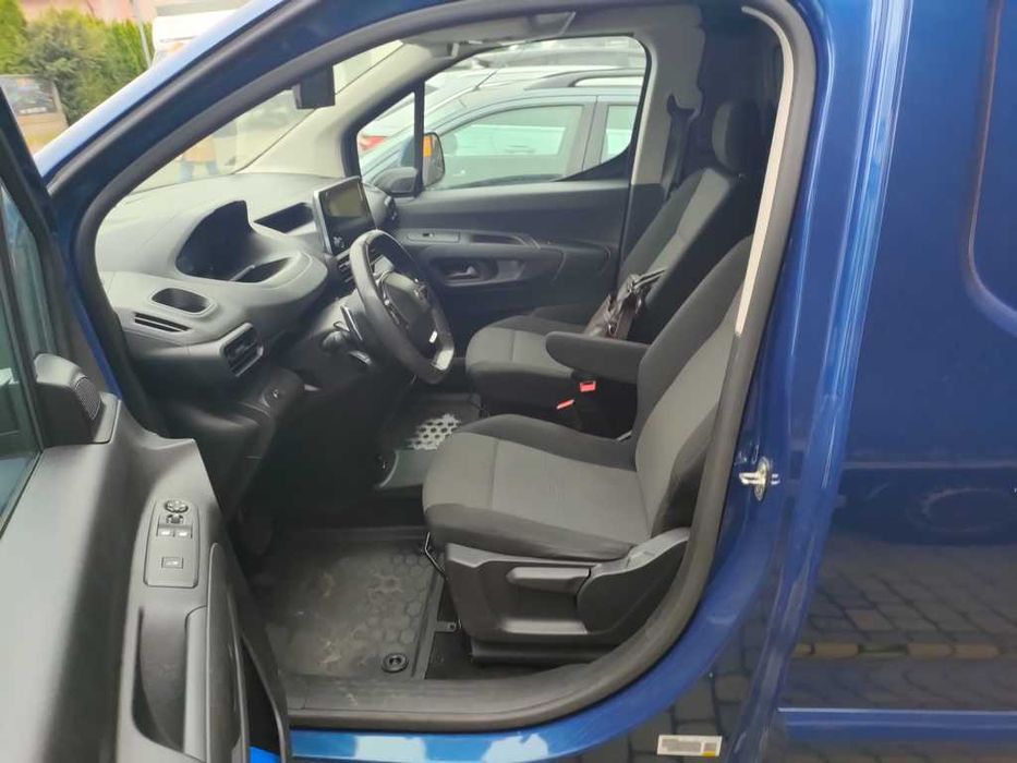 Samochód ciężarowy marki Peugeot Partner