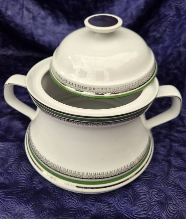 Waza ceramiczna z pokrywą