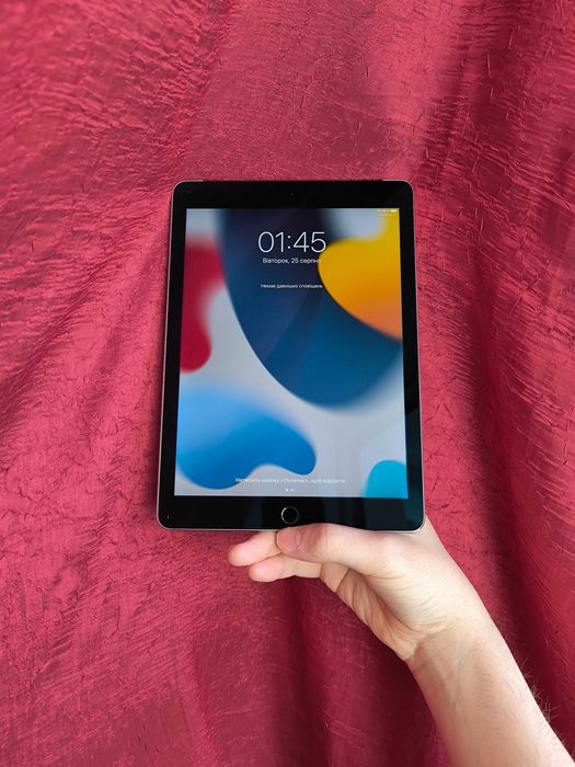 Apple iPad 9.7" Air 2 покоління LTE на 64 ГБ