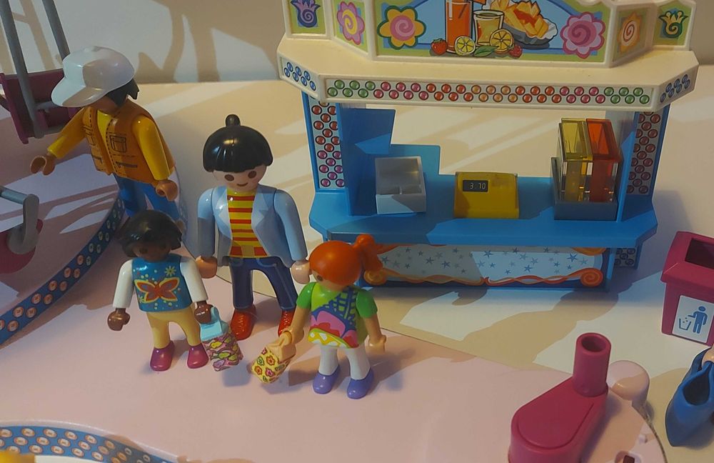 Lote Playmobil Parque de Atrações / Feira Popular com Carrossel de Luzes + Extras
