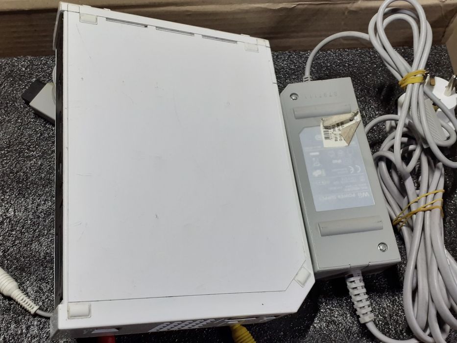 Приставка игровая Nintendo RVL-001 (EUR)