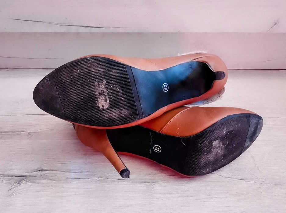 Botki szpilki beżowe rozm.42, 28cm