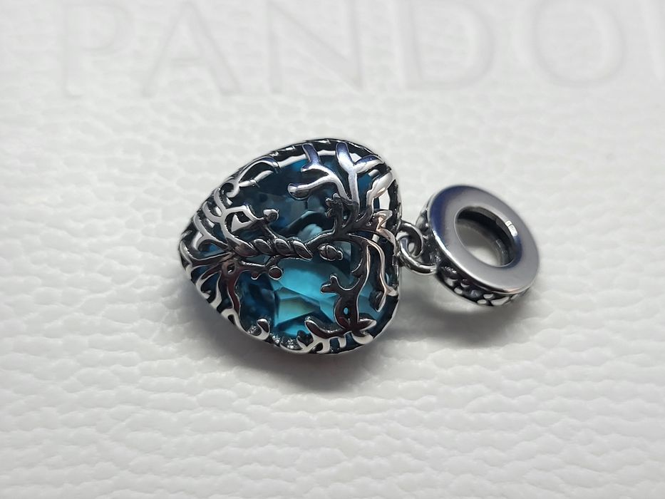 Nowy charms srebrny 925 z niebieskim sercem – bez pudełka