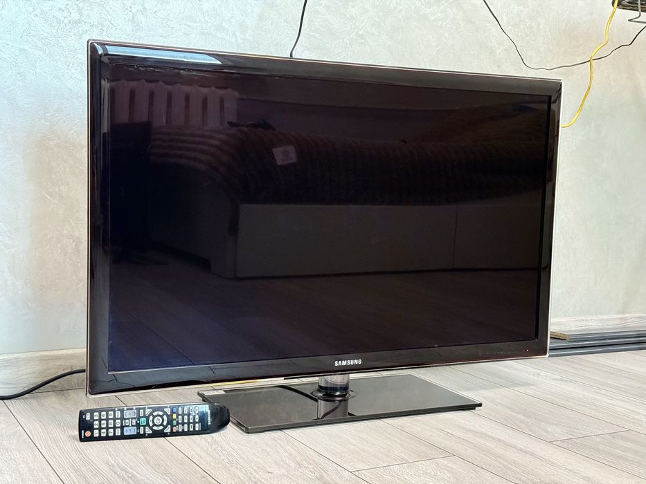 РК Телевізор Samsung UE40D5500 40 Дюймів Смарт ТВ Самсунг Smart