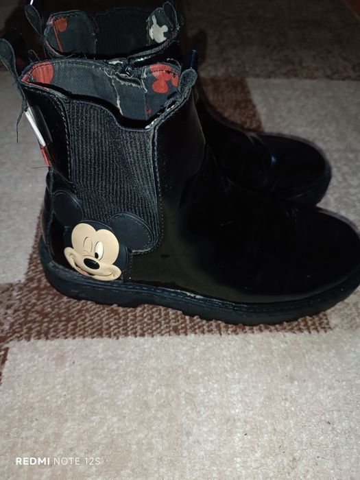 Осінні сапожки для дівчинки