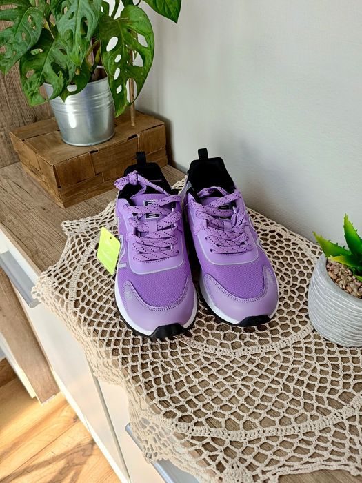 Damskie sneakersy adidasy tenisówki 37 o szerokim kroju AOV