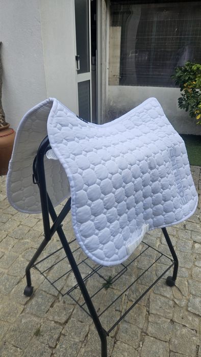 Suador branco Equiline