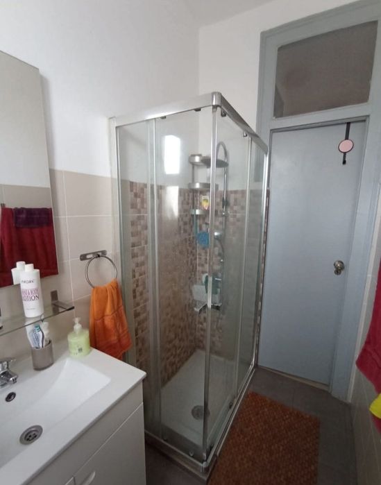 Alugo quarto em Arroios