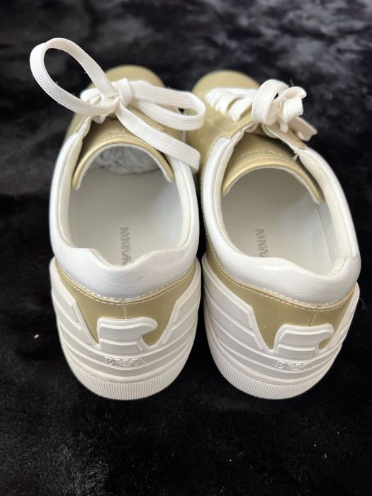 Sneakers buty Armani  41 z orginalnym kartonem  zloty z bialymi