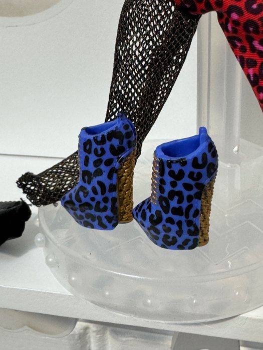 Комплект одягу для ляльки Lol OMG Ferocious MGA