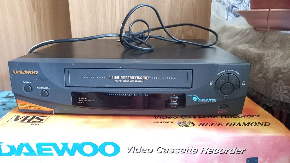 Продам видеомагнитофон Daewoo