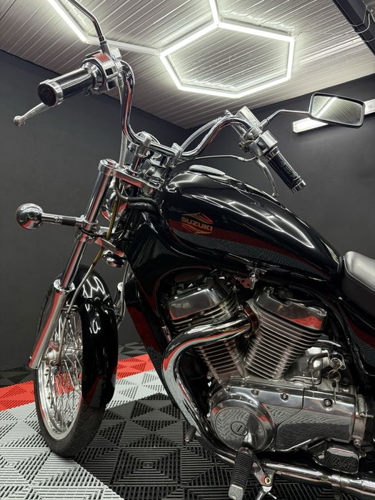 Suzuki Intruder VS750 • Clássica • Totalmente Restaurada