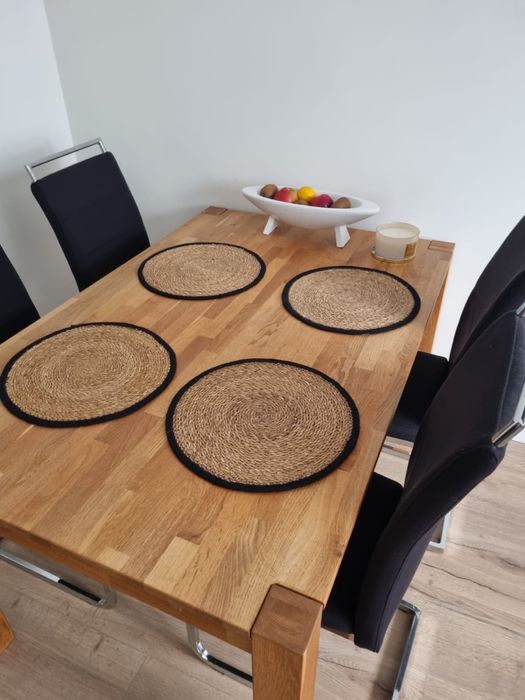 Masywny stół dębowy z litego drewna