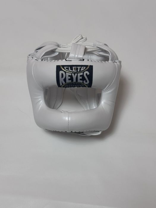 Cleto Reyes шолом білого  кольору/ шлемы боксёрские бамперные шлема белый черный цвет