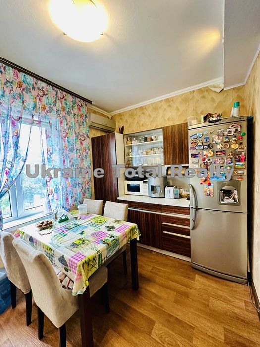 Метро Вирлиця 5хв! 3 кімнатна квартира 73м2! Вулиця Вербицького 34