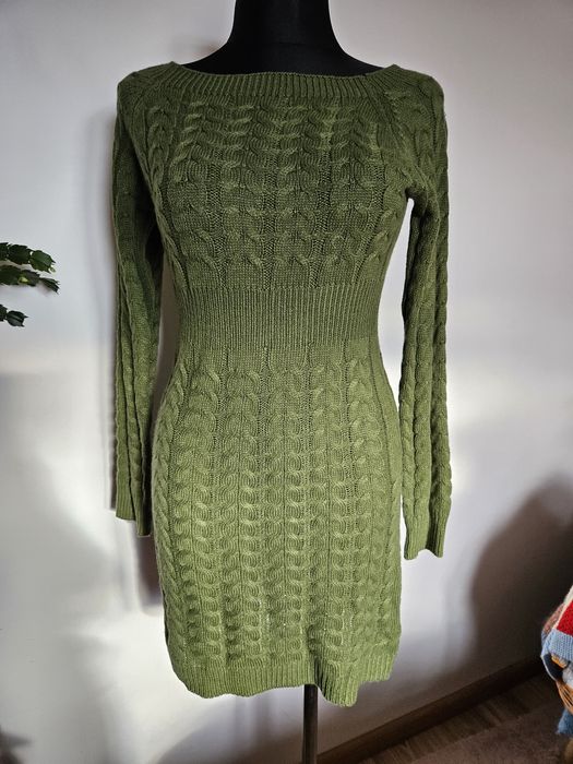 Sweterkowa sukienka