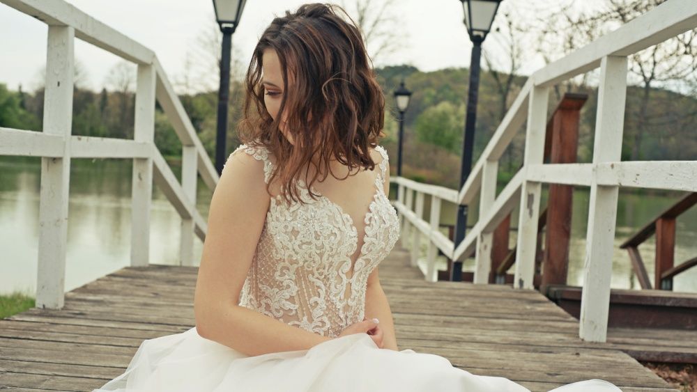 Suknia ślubna gorset koronka ecru 2020