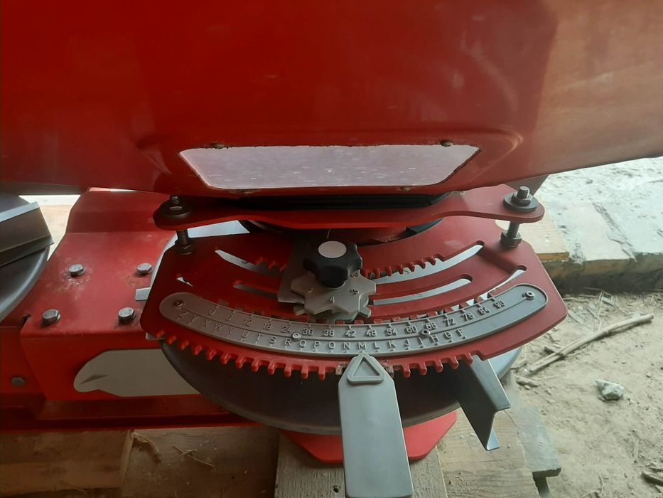 Rozsiewacz Kverneland Exacta-EL