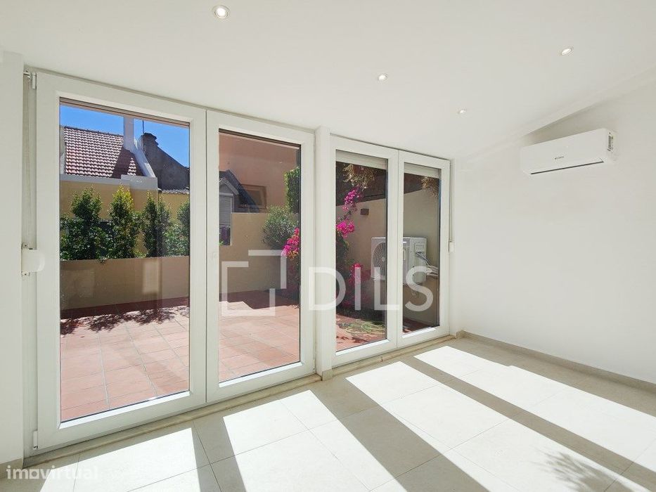 Apartamento T1+1 com terraço em São Vicente, Lisboa