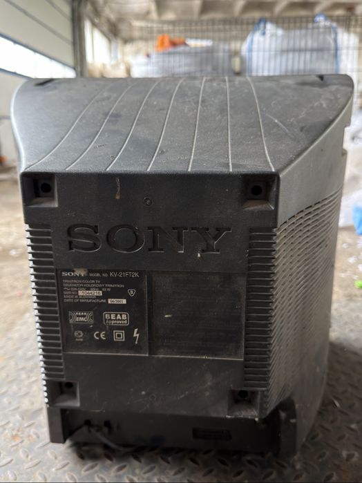 Sony Trinitron KV-21FT2K 21" CRT Retro