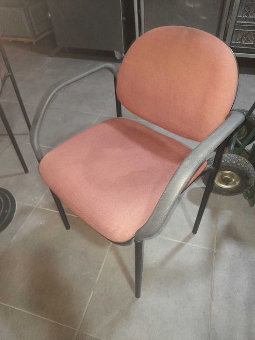 Conjunto de mesas e cadeiras