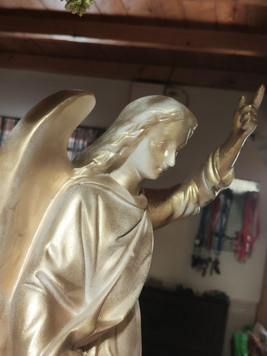 Estátua de Anjo com Criança - Dourada