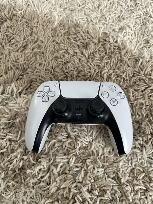 Playstation 5 + 3 диска в комплекті