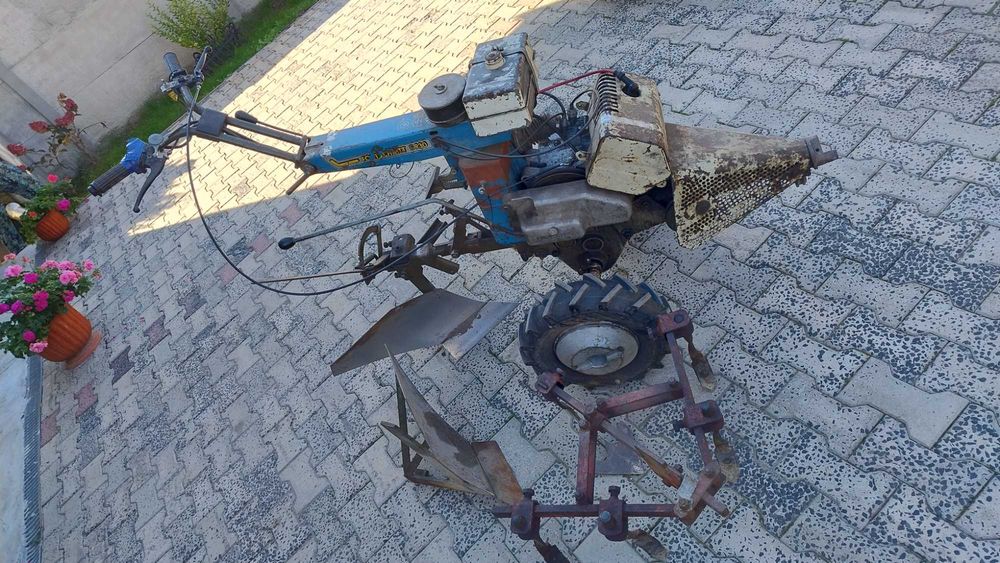 Fortschritt E930 traktorek dzik