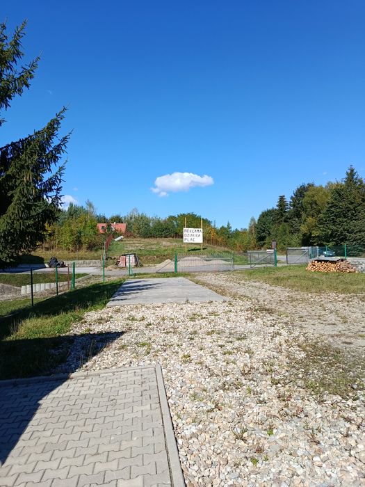 Plac do wynajęcia 
Utwardzony kamieniem i domek o powierzchni 30m kwadratowych do wynajęcia Kilińskiego 87 - Widok 2