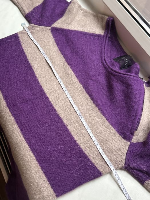sweter z rękawami reglan marki GUESS