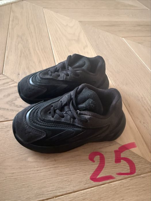 Взуття для дівчинки