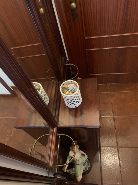 Armário de madeira com espelhos - 1,85x1.02m