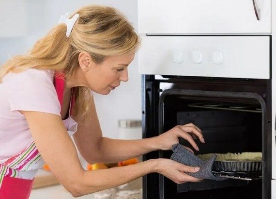 Уборка квартир домов дачи клининг Химчистка дивана матрас.