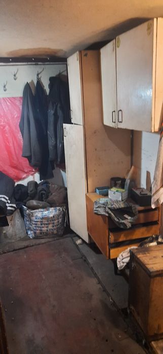 Продам гараж с погребом с ямой и со станками...