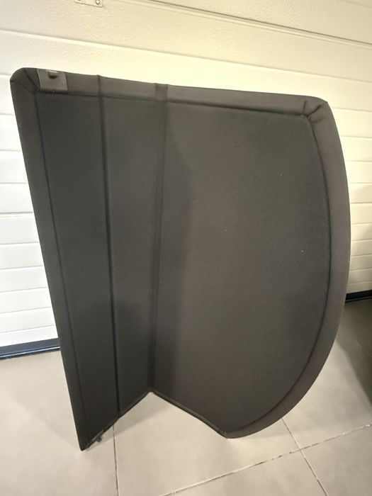Tampa retrátil de porta malas Tesla
