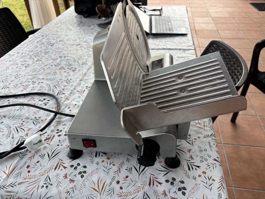 Fiambreira profissional em metal