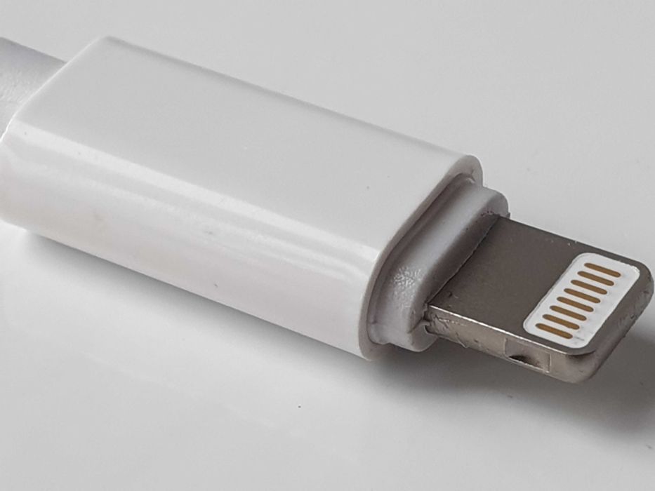 Адаптер   Apple iPhone AUX 3.5mm  to  Lightning