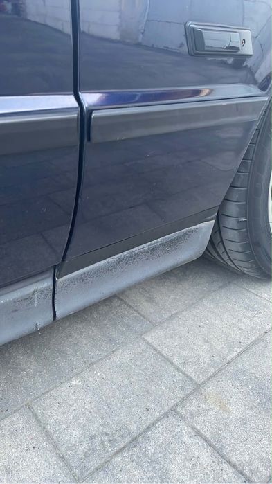 Listwy BMW e34 (2 komplety)