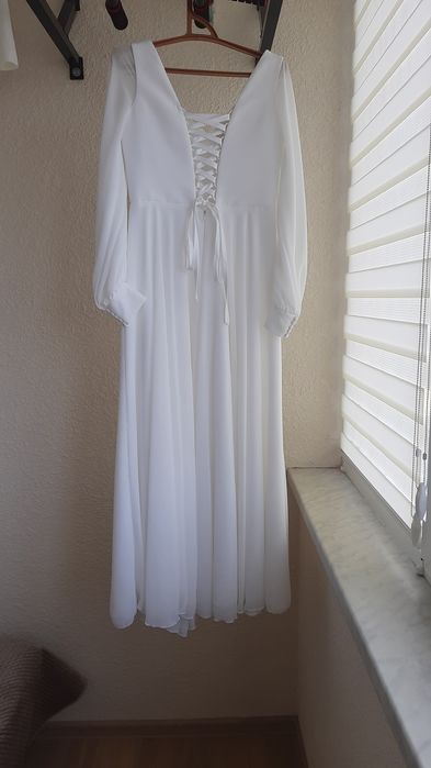 Весільна сукня біла