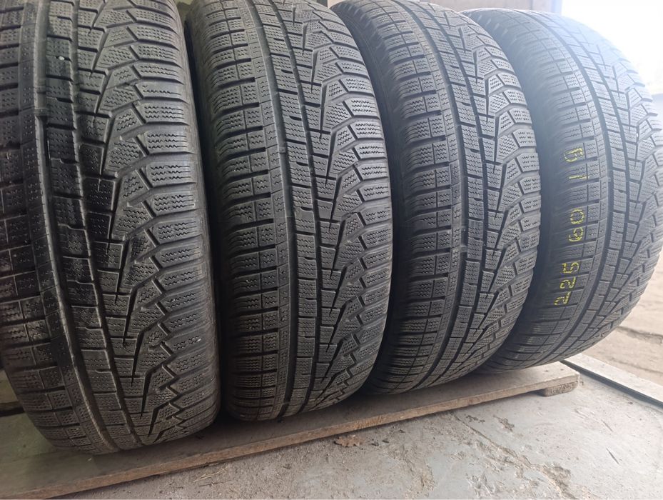Шини 18 225/60 Hankook WinterICeptEVO2 резина зимова