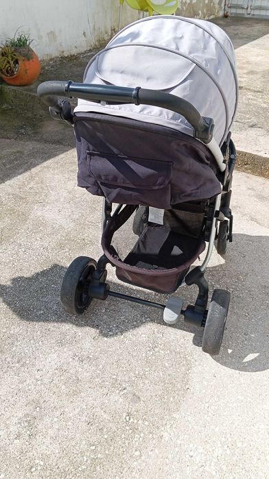 carrinho de bebê e ovo.