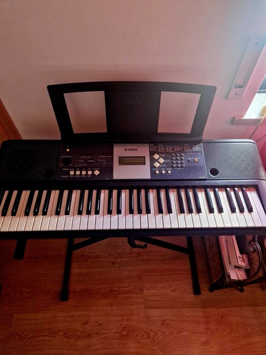 Teclado Yamaha YPT-230