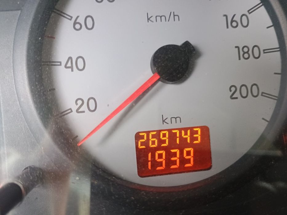 Renault Kangoo 1.2 benzyna 2004 po remoncie ekonomiczny praktyczny i n